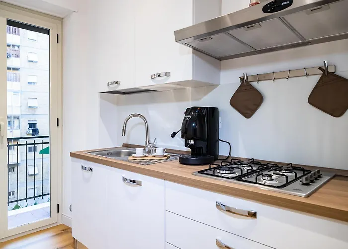 Moderno E Centrale, A 2 Min Dalla Metro B Apartamento